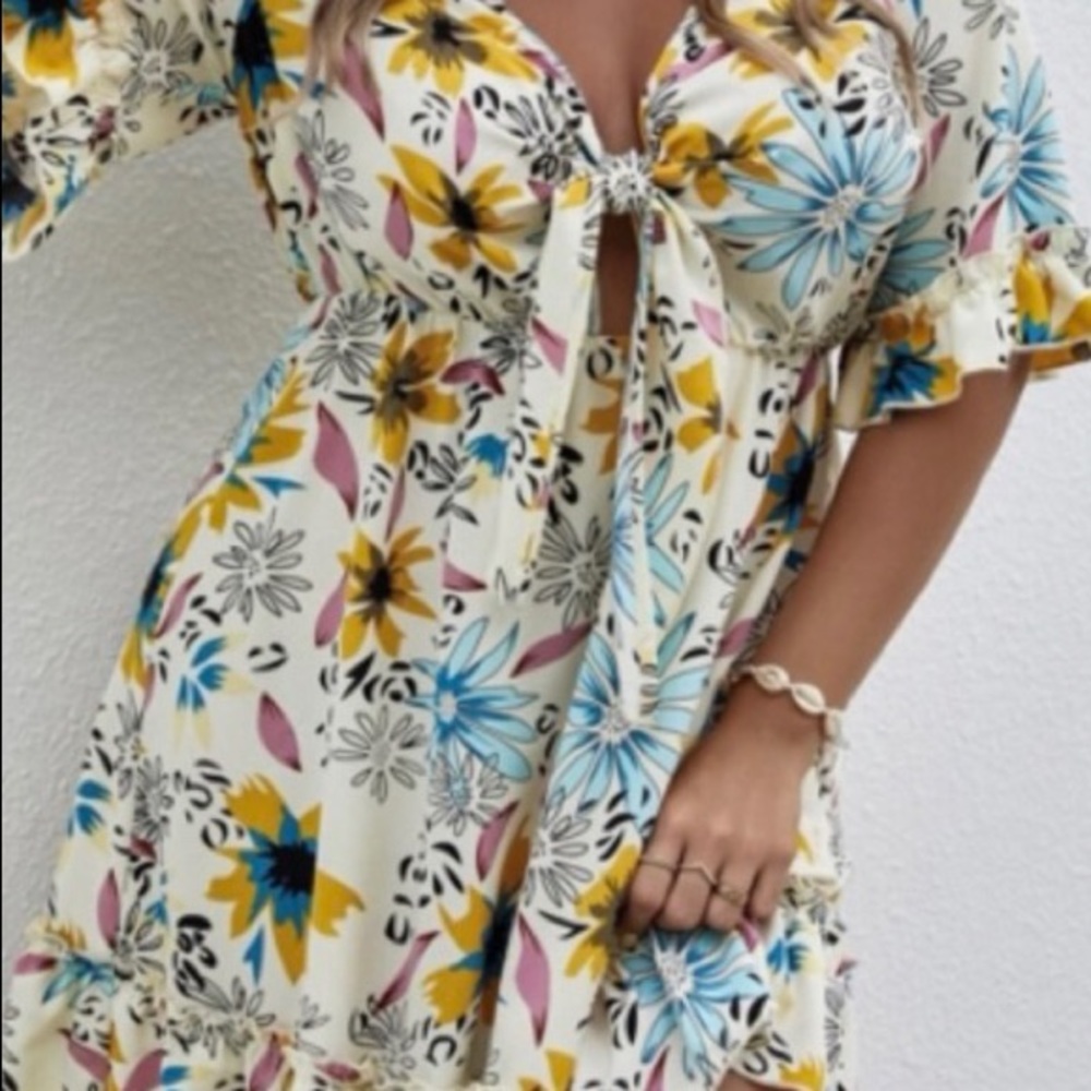 Shrink Curve Sexy Floral, Tie Front, Ruffles Around Sleeves and Hem, Mini Dress - Picture 5 of 15
